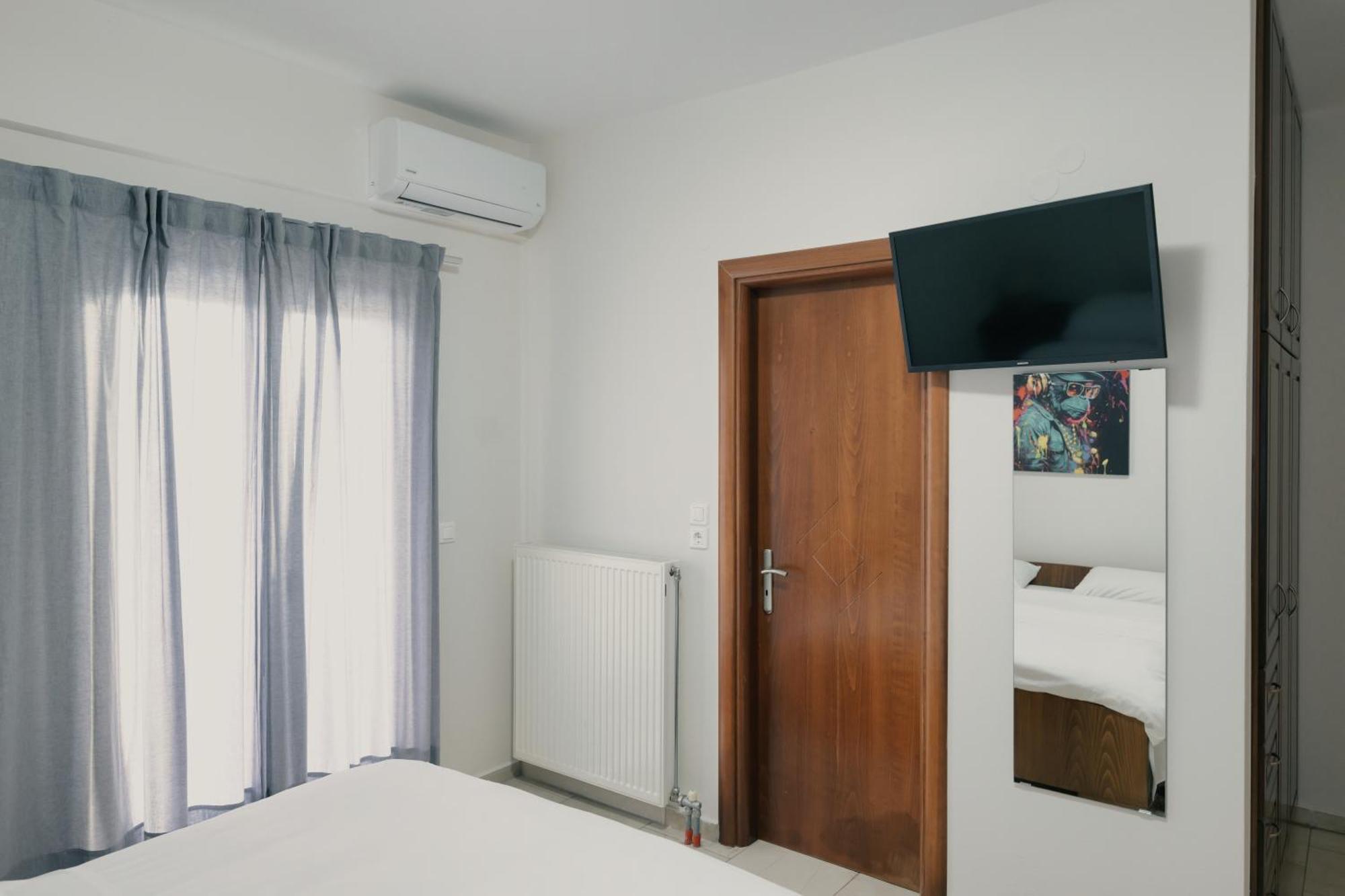 O Fotis Studios & Apartments Giannina Esterno foto