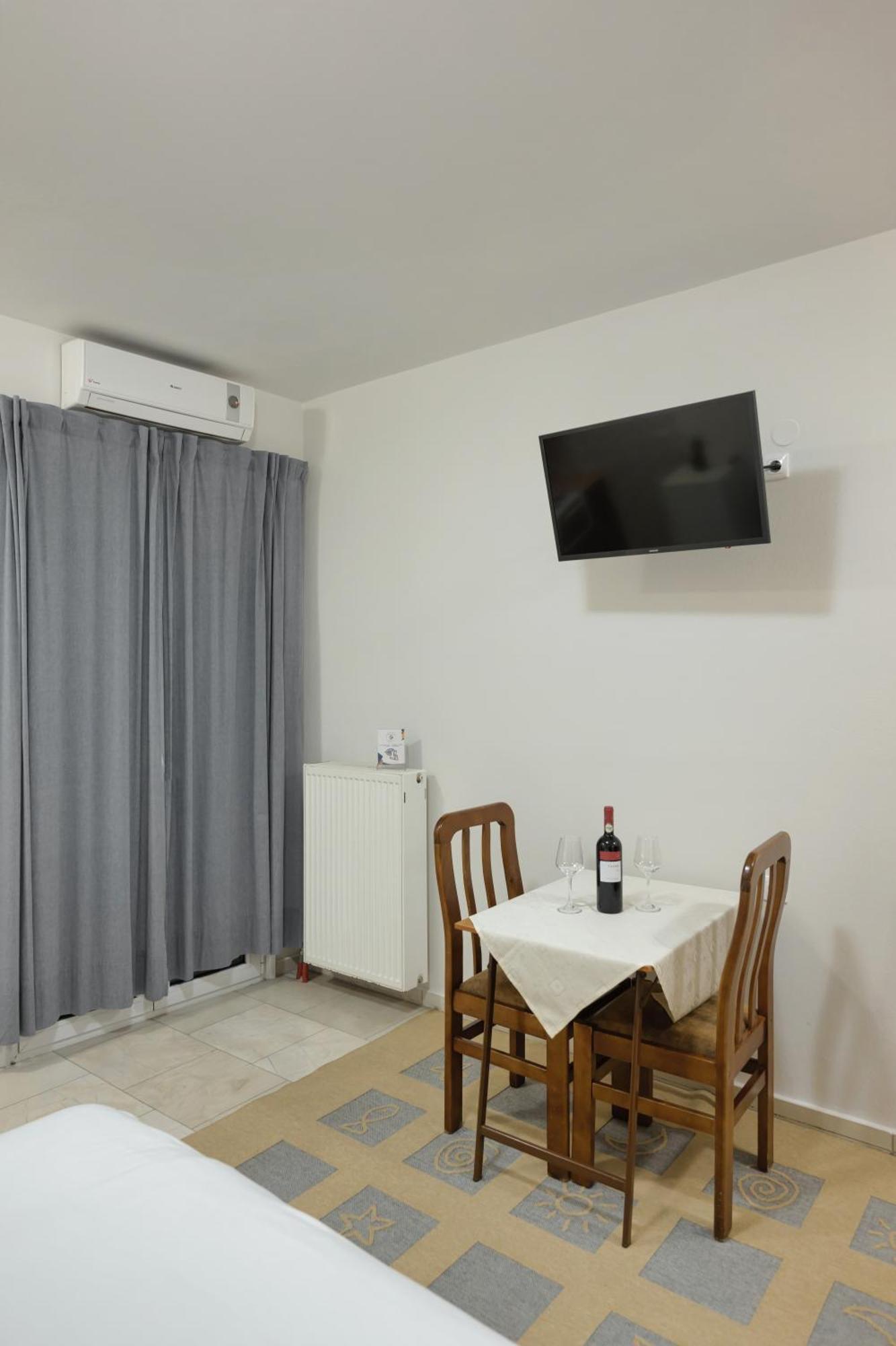 O Fotis Studios & Apartments Giannina Esterno foto